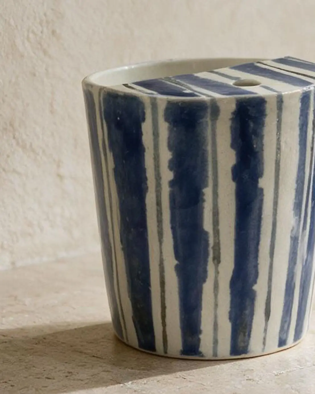 Wave Ağızlı Mug — deniz mavisi ve kum tonlu